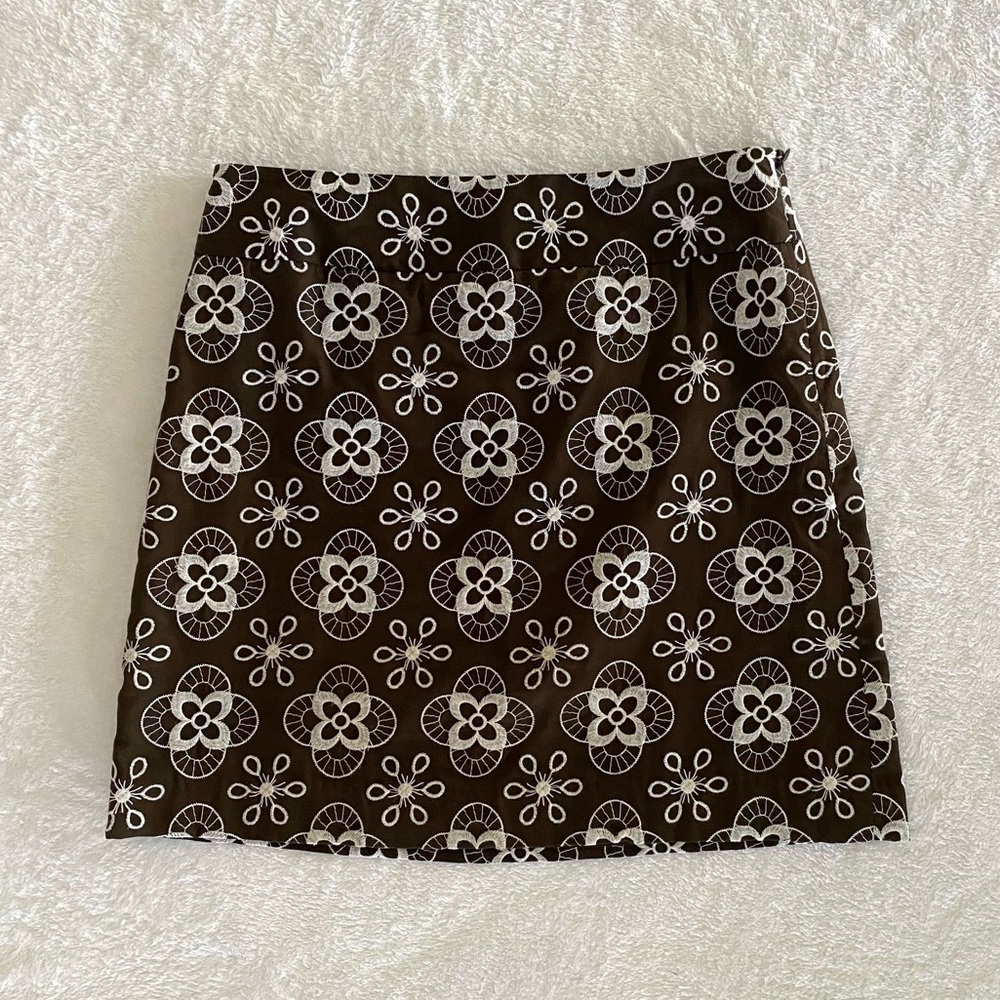 Loft Ann Taylor Chocolate Brown Mini Skirt with White Embroidered Floral Details
